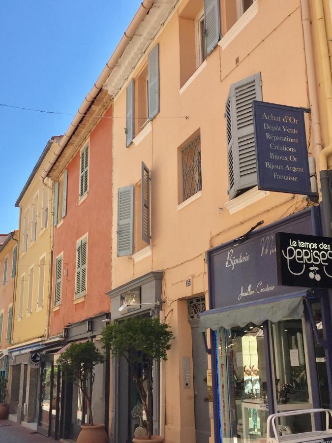 Superbe Studio Sur Le Port Et Rue Pietonne Санарі-сюр-Мер Екстер'єр фото